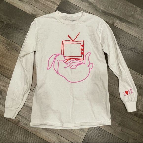 Harry Styles Love On Tour Bunny TV 2022 Concert Shirt - Picture 1 of 4